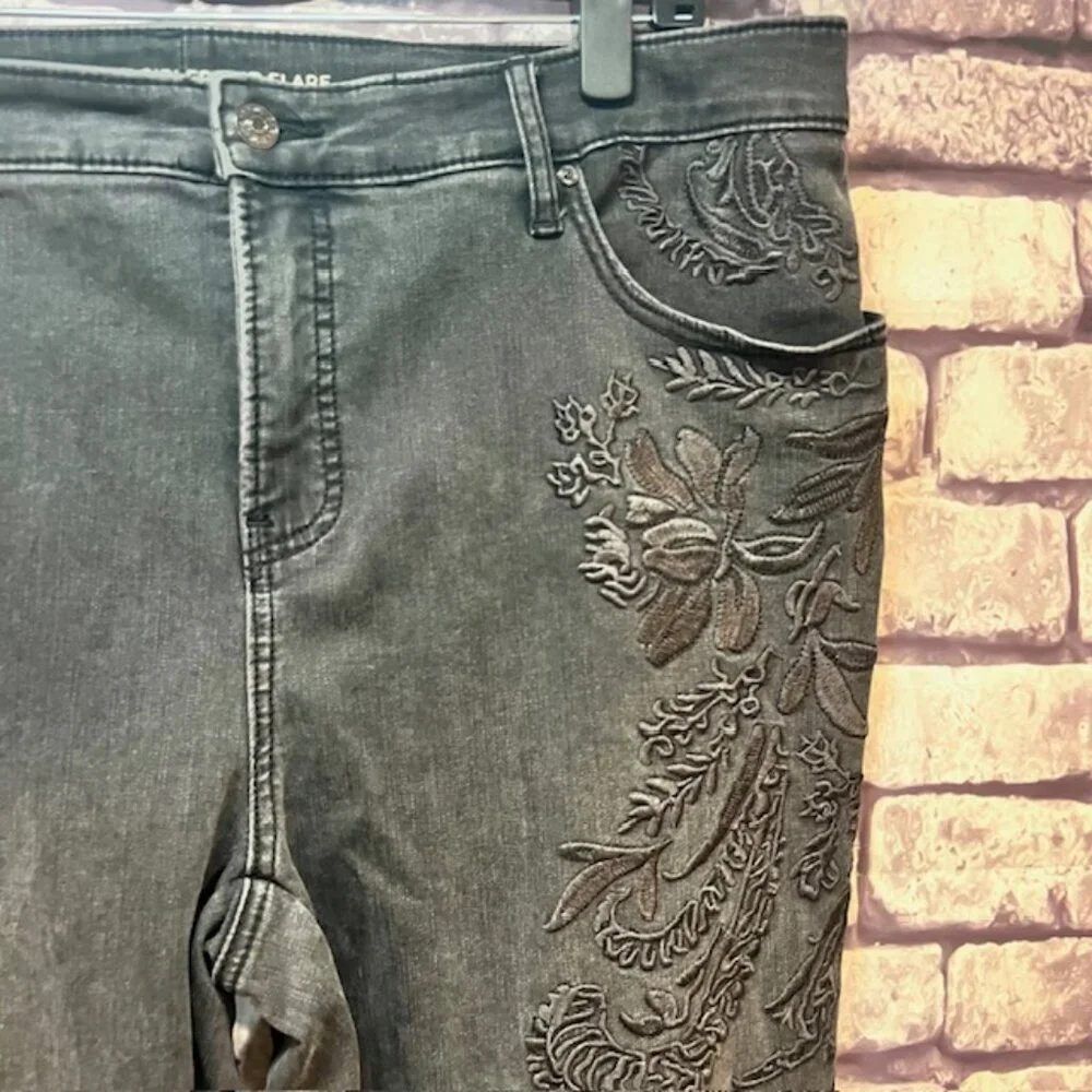 Chico's So Slimming Black Girlfriend Flare Style Jeans Size 16 - Picture 3 of 9